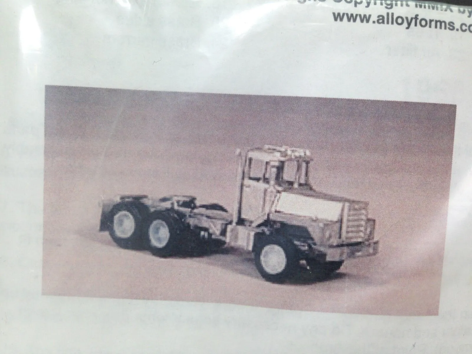 SSL-7052 HO 1966 MACK DM-800 TRACTOR TRUCK KIT [OFFSET CAB]