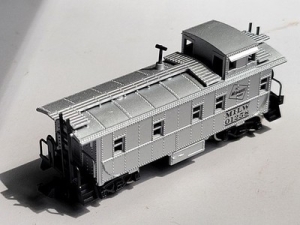 150-3582 N MILWAUKEE ROAD #01258 CABOOSE [USED]