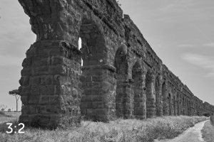Roman Aquaduct 3355BW